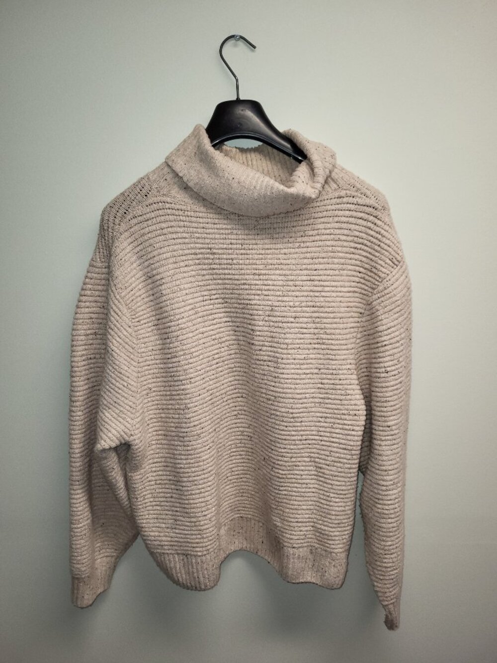 Denver Hayes Women’s Beige Cowl Neck Sweater Size M Cozy Knit Pullover